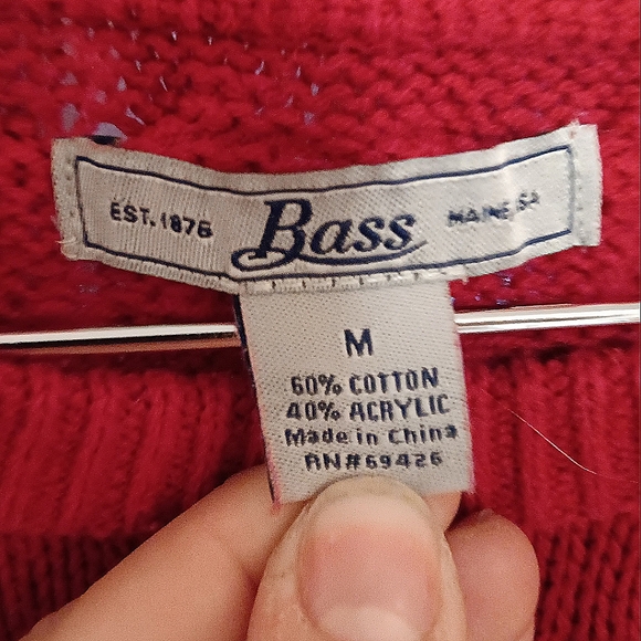 Red knit "Bass" Brand Sweater - Picture 3 of 6